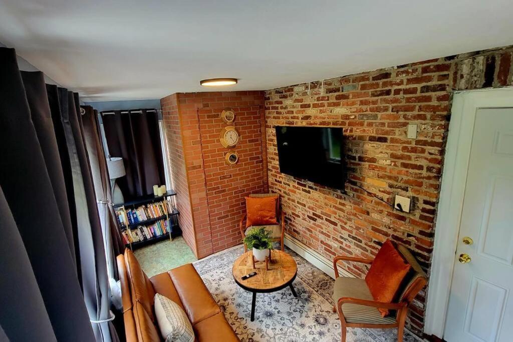 Unique & Peaceful Boston Home Luaran gambar