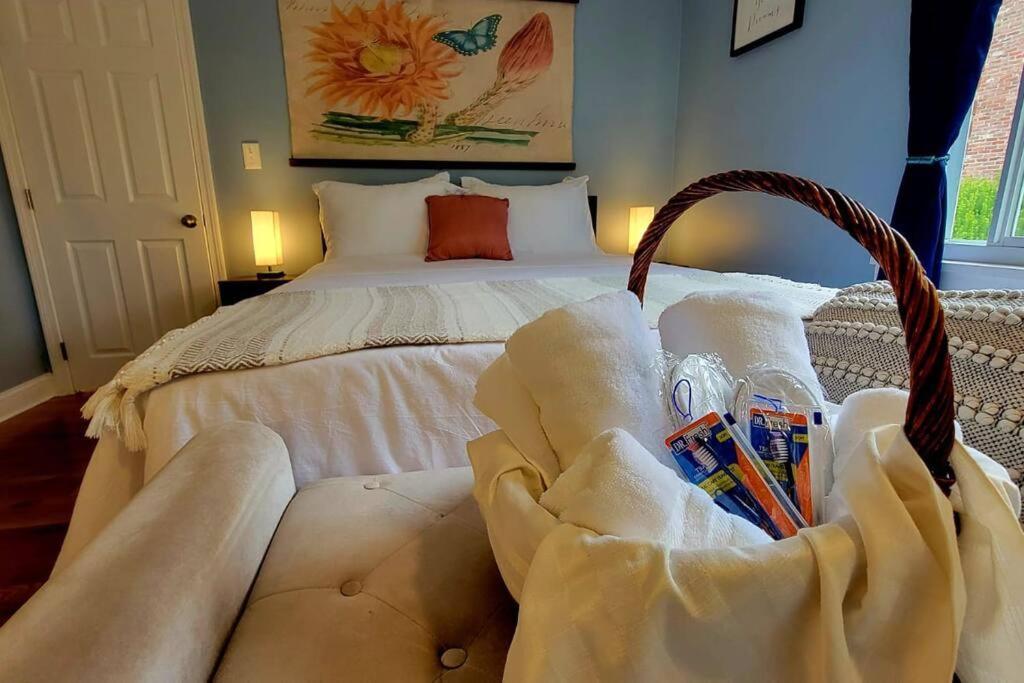 Unique & Peaceful Boston Home Luaran gambar